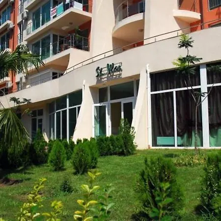 Piano Apartment Mamaia